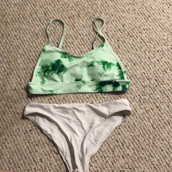 Green tie dye top and white biniki bottoms - Picture 1 of 2